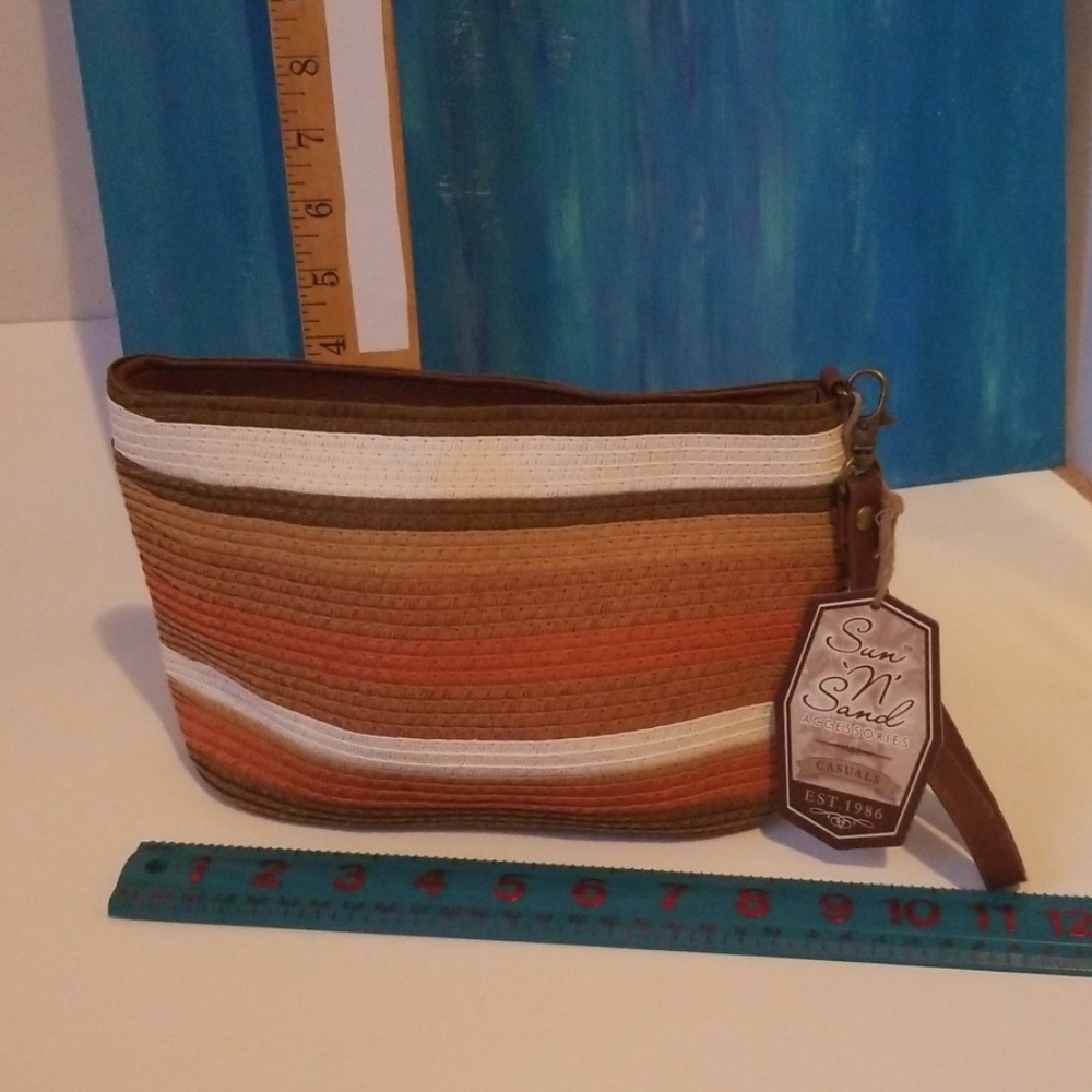Sun and sand wristlet
